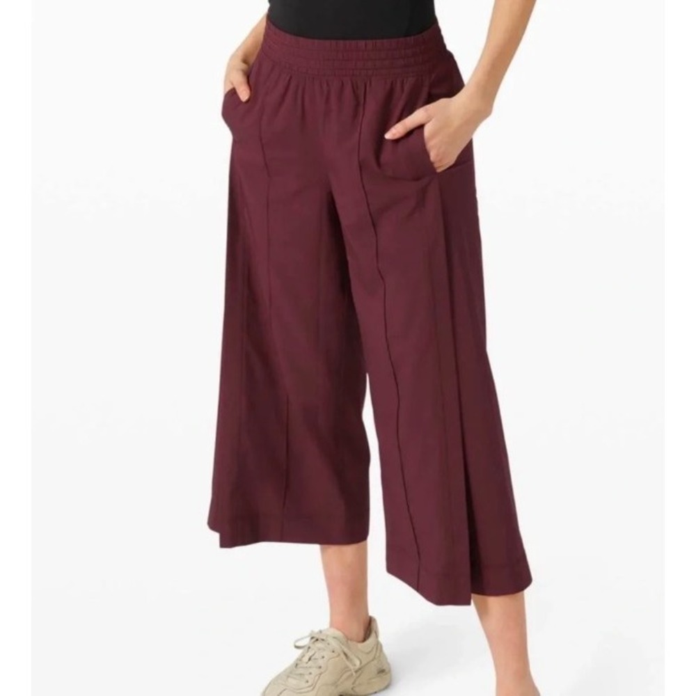 Lululemon Wanderer Culotte Wide Leg Crop Pants Travel Light Burgundy Size 8 New